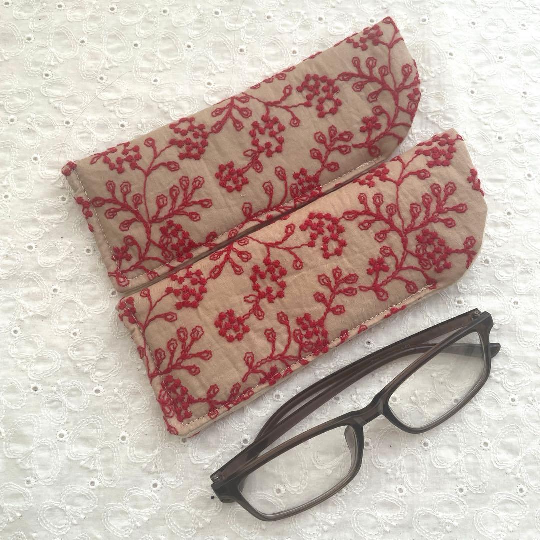草です！刺繍生地のメガネケース　ハンドメイド