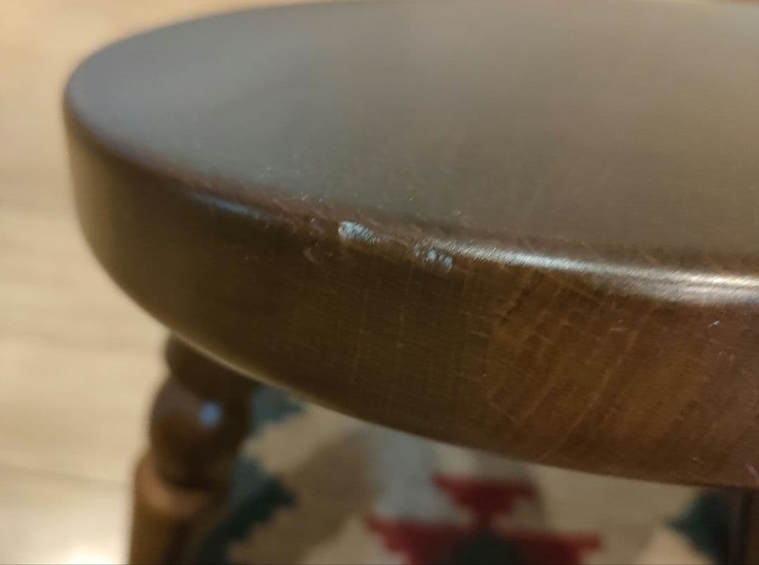 ミルクスツール　キツツキマーク