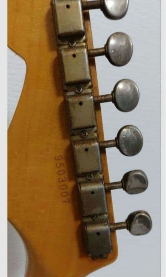 Fender Stratocaster サンバースト