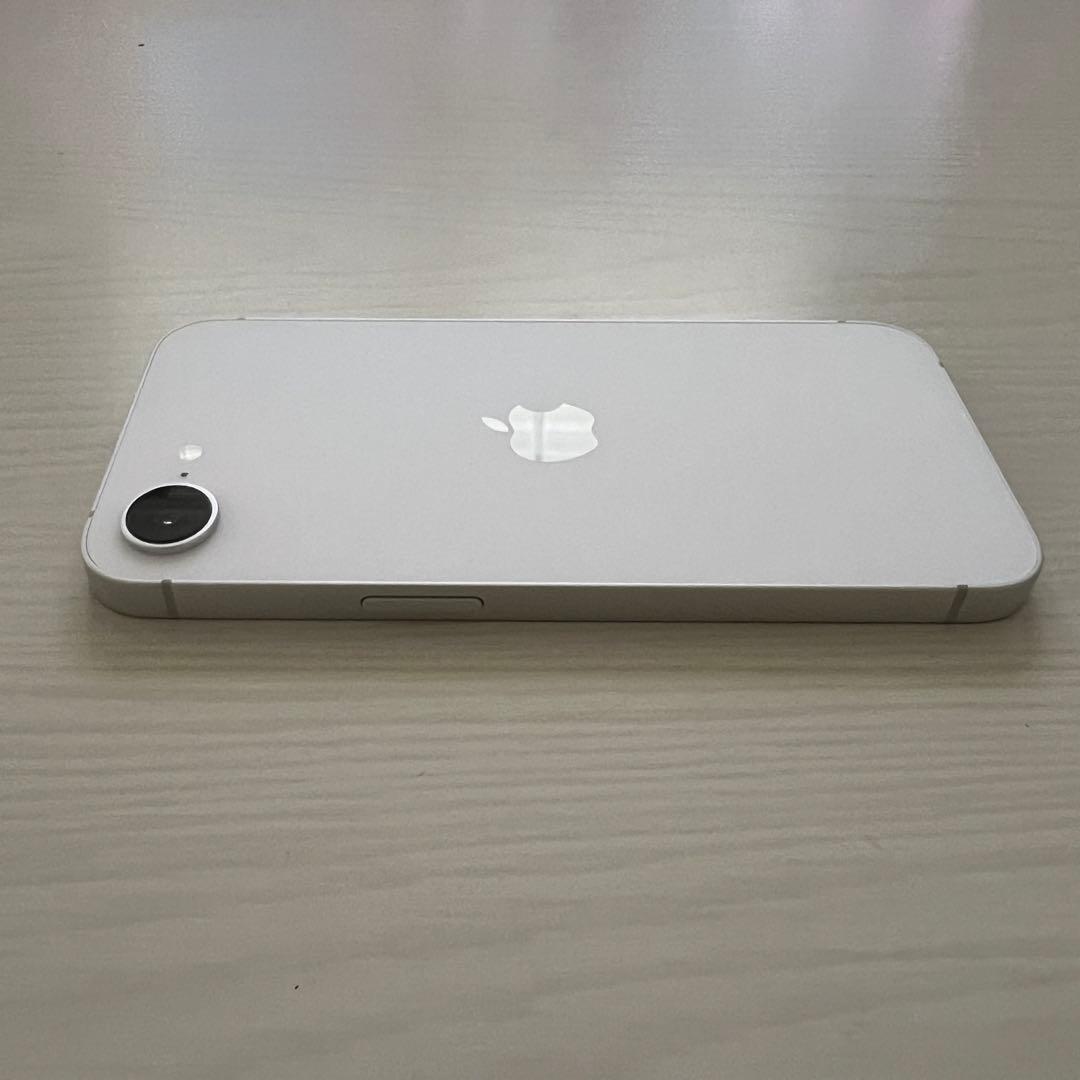 【保証残あり】iphone 16e 本体 128GB SIMフリー ホワイト