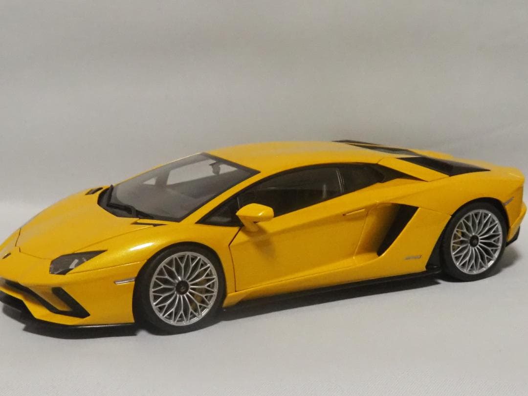 AUTOart 1/18 ランボルギーニ アヴェンタドール S イエロー