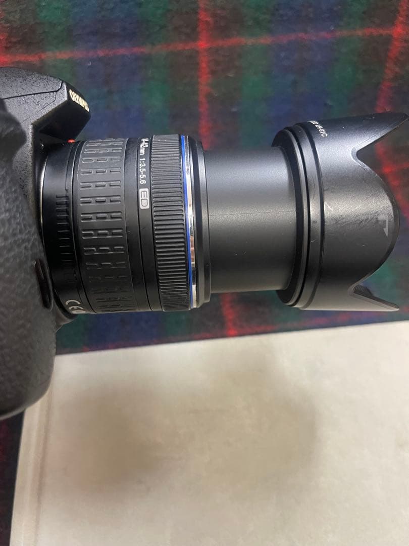 オリンパスデジタル一眼レフカメラ　E-520 デジタルカメラ充電器付きレンズ付き