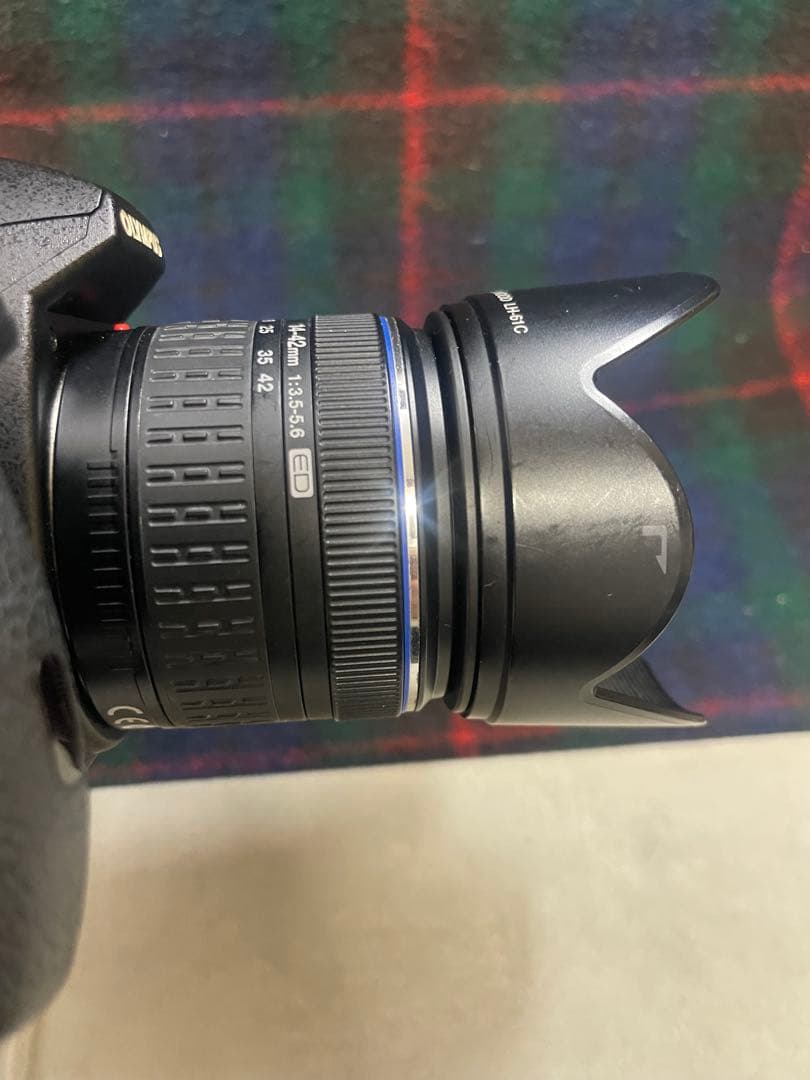 オリンパスデジタル一眼レフカメラ　E-520 デジタルカメラ充電器付きレンズ付き