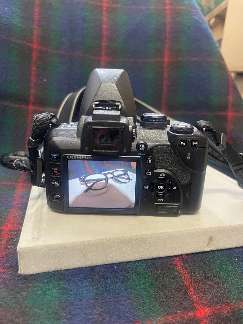 オリンパスデジタル一眼レフカメラ　E-520 デジタルカメラ充電器付きレンズ付き