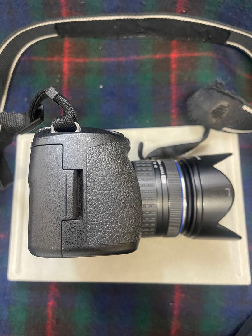 オリンパスデジタル一眼レフカメラ　E-520 デジタルカメラ充電器付きレンズ付き