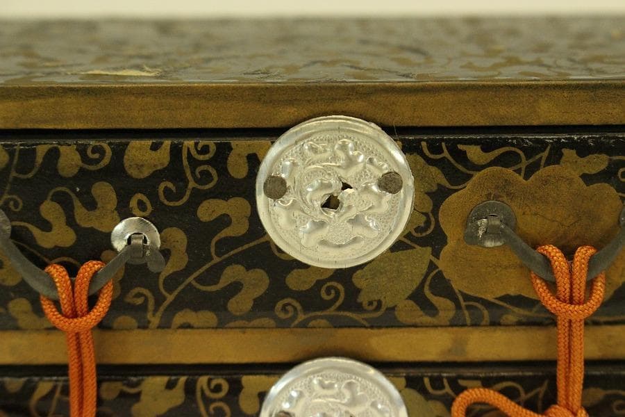 雛道具 ミニチュア 蒔絵 箪笥 長持 木製 時代物(A980)