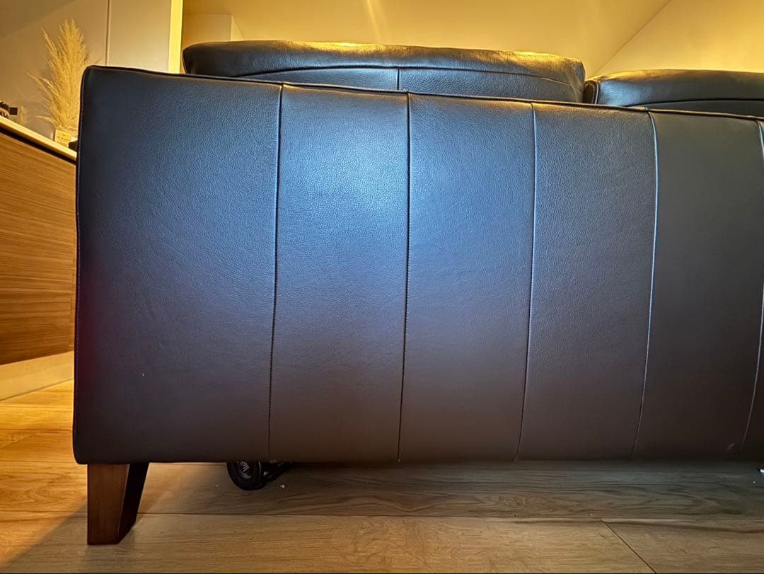 美品　引き取り限定、 ACTUSアクタスレザーソファ•3人掛け