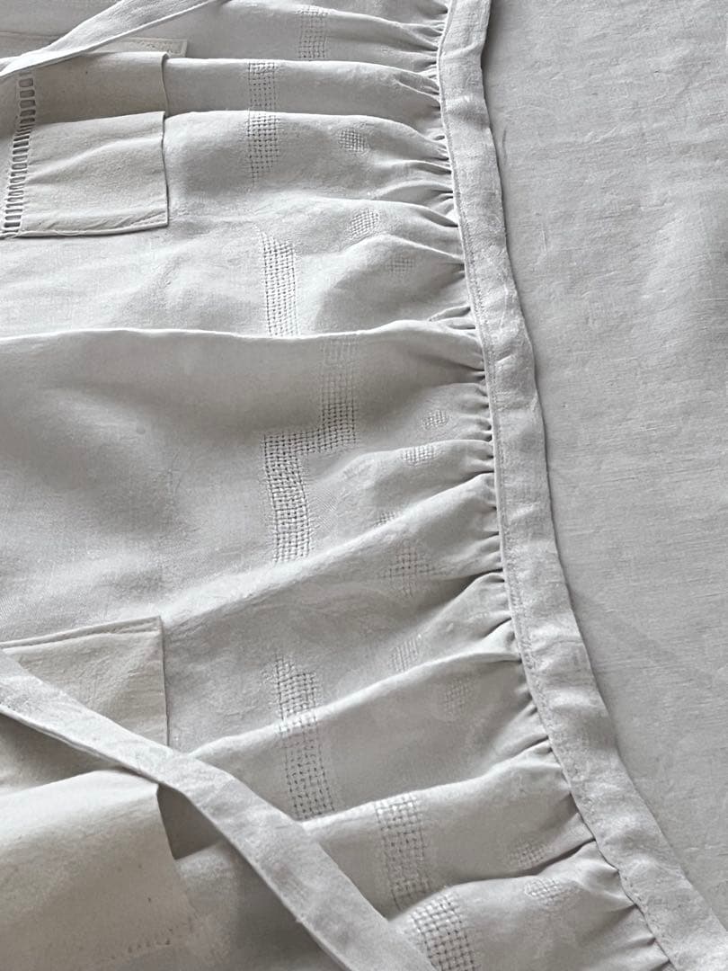 【美品】フランスアンティーク 手刺繍ダマスク フリル ホワイトエプロン