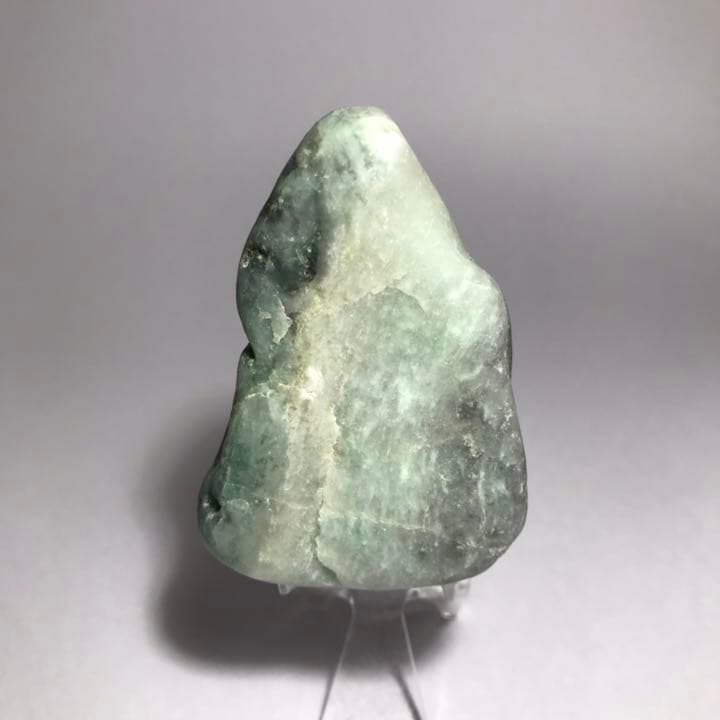 糸魚川翡翠原石【海岸】93g
