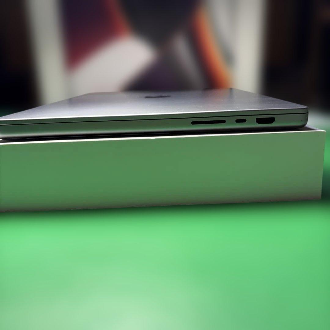 Apple MacBook Pro 16インチ M16GB SSD512GB