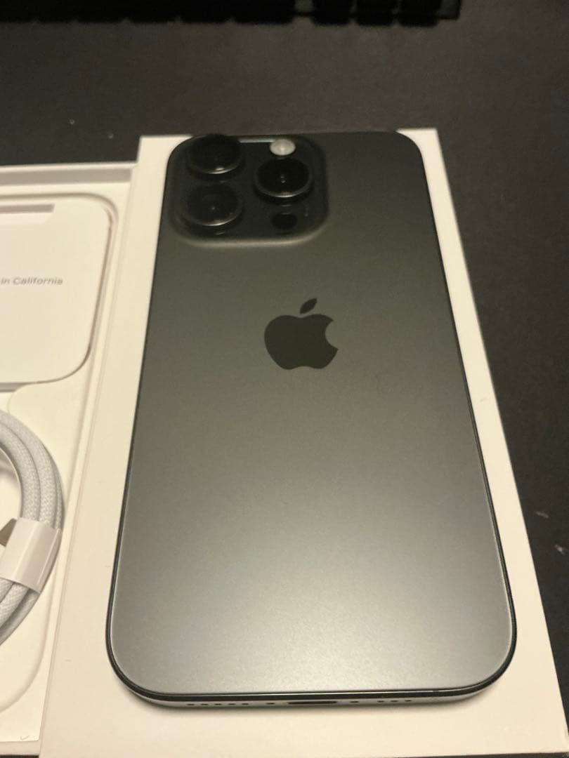 【美品】iPhone15 pro ブラック128GB 付属品・箱付 SIMフリー