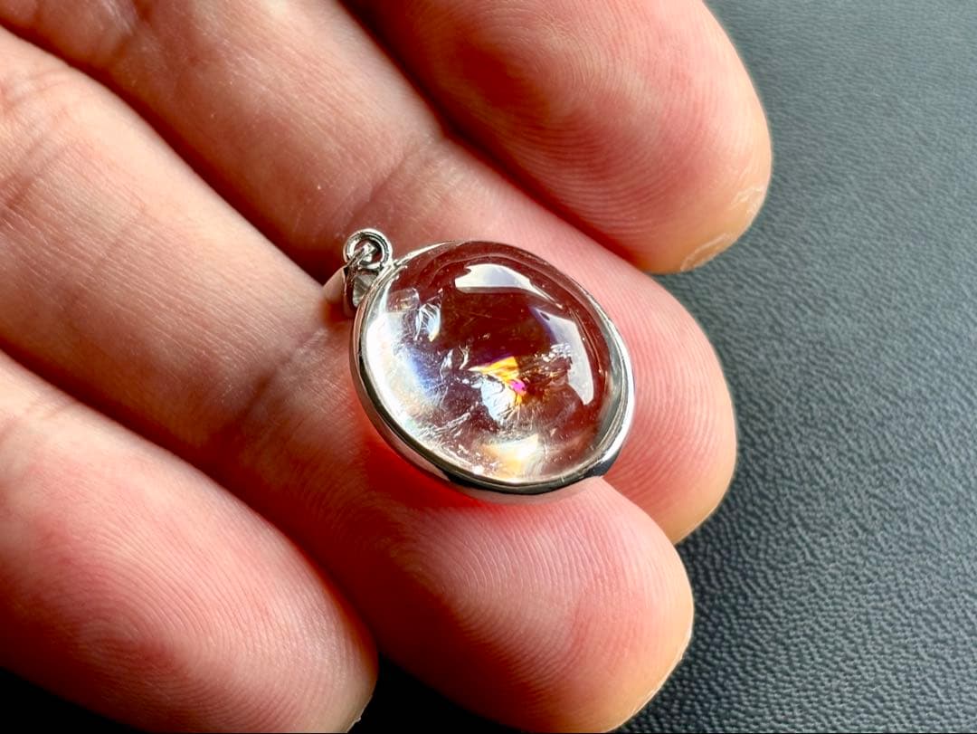 究極品質　永遠の愛を願う水晶の究極形態　虹のマスターウラルレムリアンPT