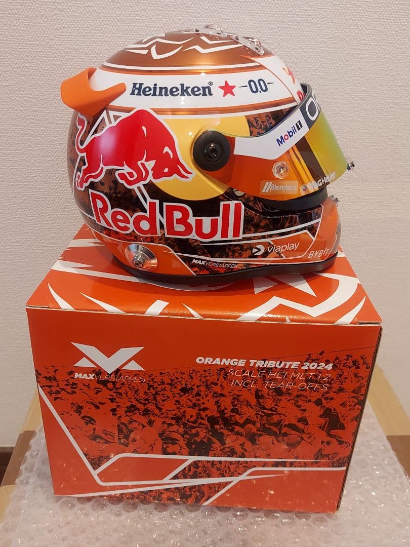 【新品未使用】フェルスタッペン オレンジトリビュートヘルメット1/2スケール