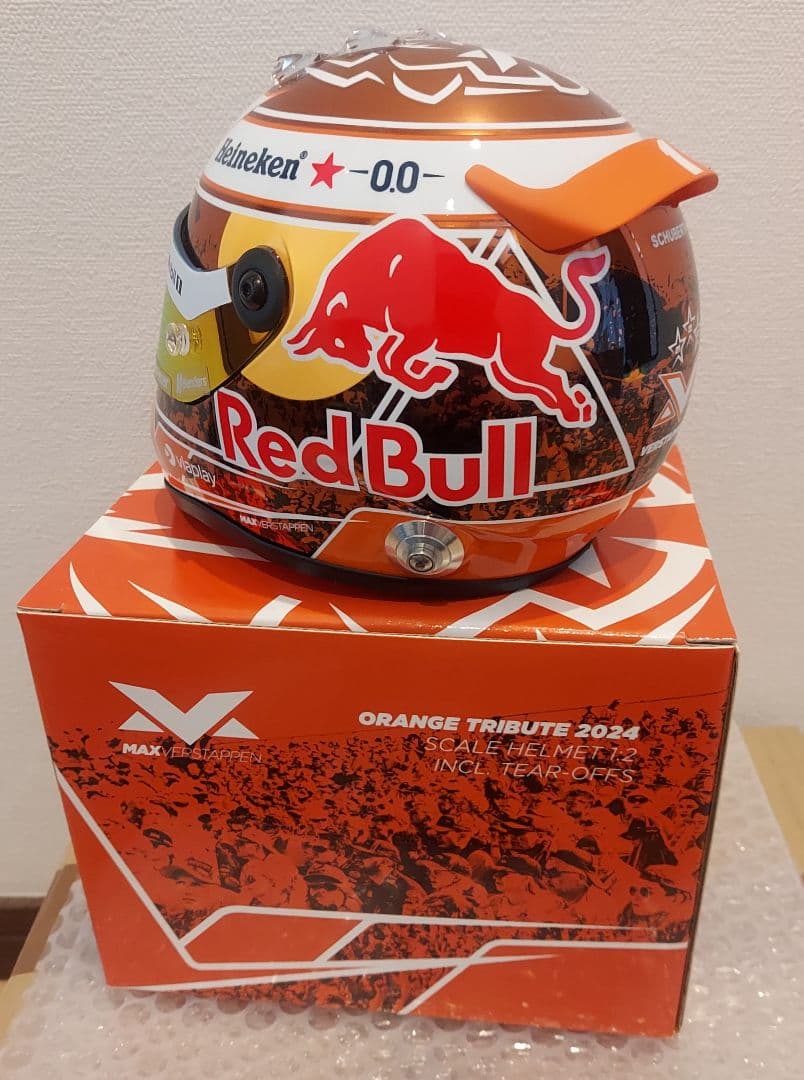 【新品未使用】フェルスタッペン オレンジトリビュートヘルメット1/2スケール