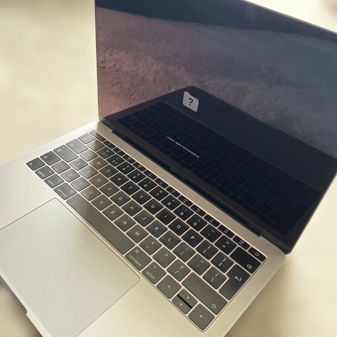 MacBook本体 MacBook Pro 2017 Intel i5 256GB 8GB RAM