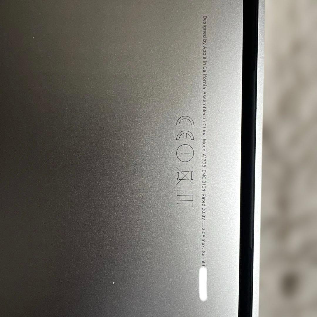 MacBook本体 MacBook Pro 2017 Intel i5 256GB 8GB RAM