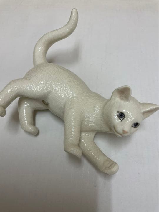 レノックス猫 Playing with Peares