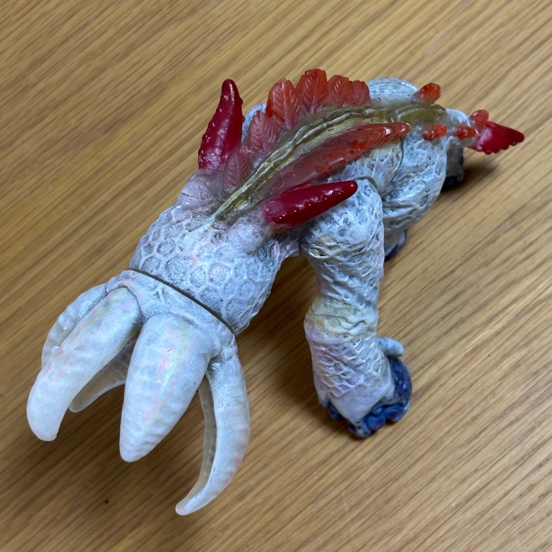 ウルトラ怪獣ソフビ　レヴィーラ　リペイント完成品　円谷プロ