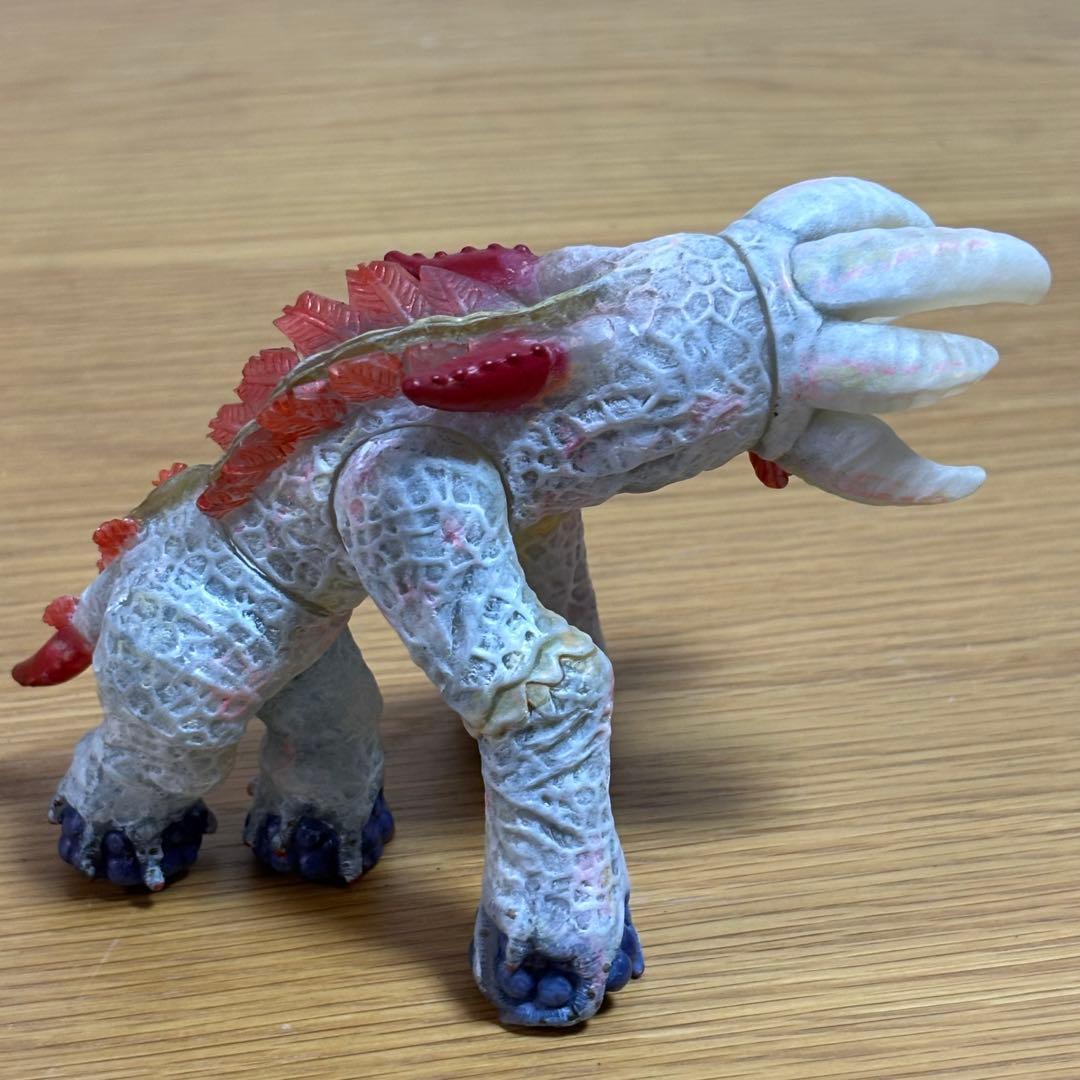 ウルトラ怪獣ソフビ　レヴィーラ　リペイント完成品　円谷プロ
