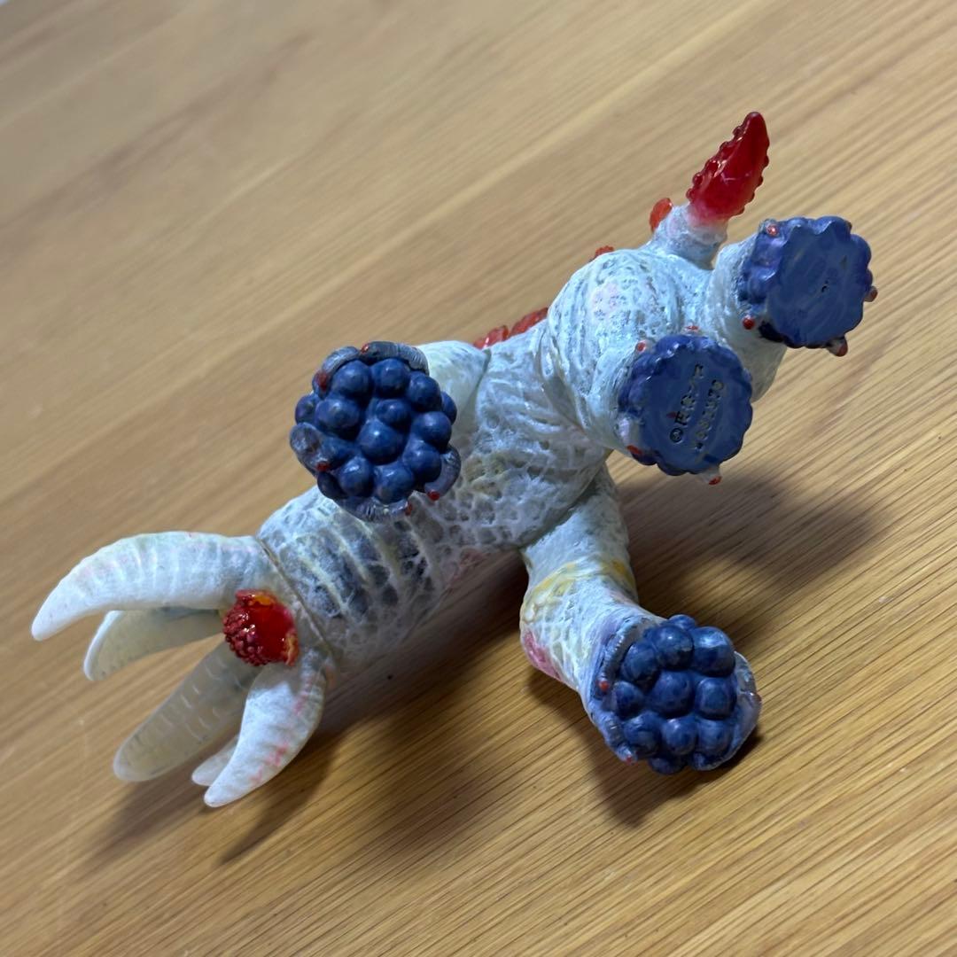 ウルトラ怪獣ソフビ　レヴィーラ　リペイント完成品　円谷プロ