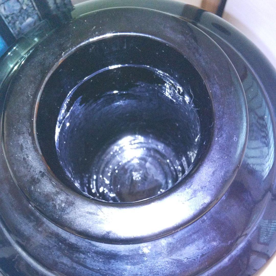 貝装飾の壺(花瓶)