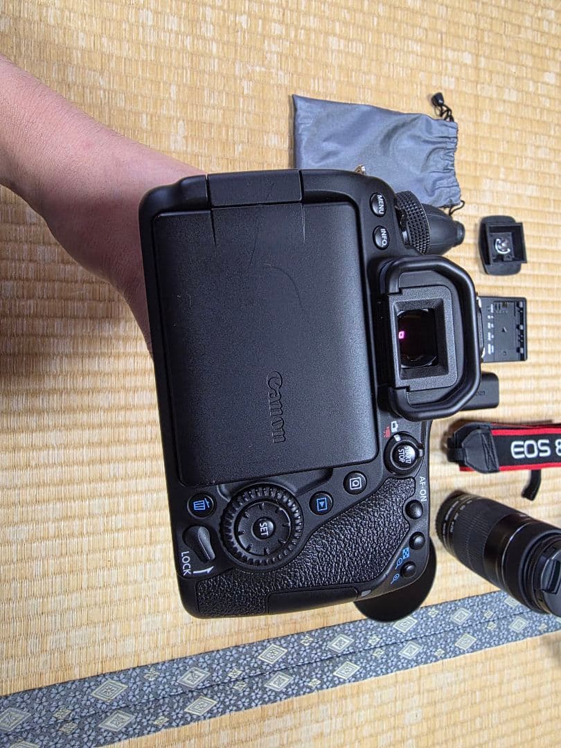 CanonEOS80Dダブルズームレンズ付き