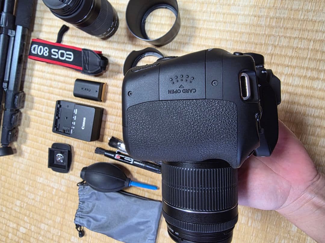 CanonEOS80Dダブルズームレンズ付き