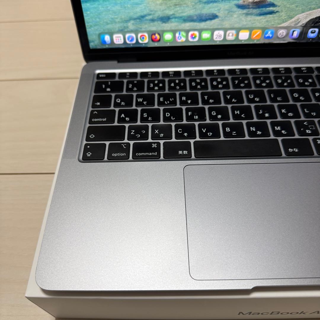 【美品】MacBook Air 13.3インチ スペースグレイ M1チップ