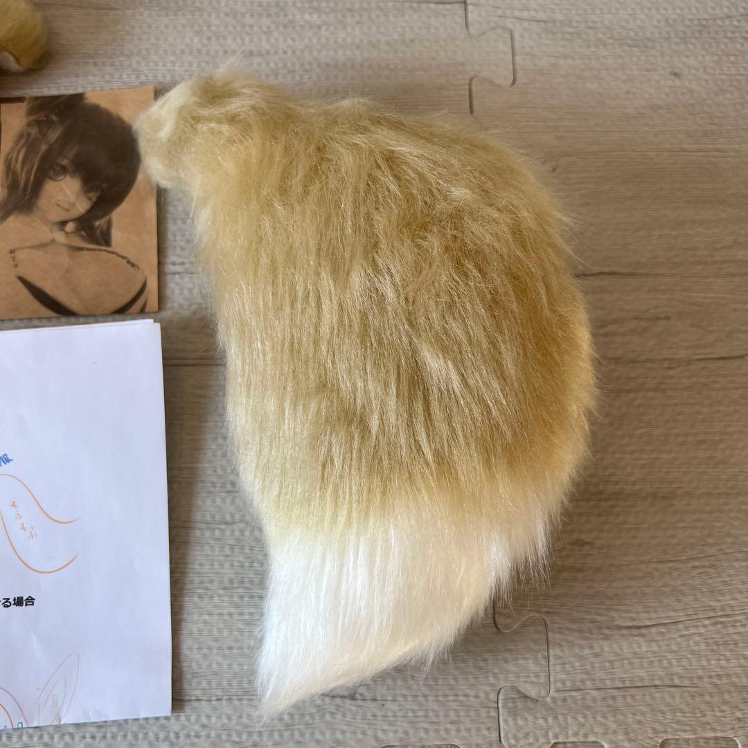 ディーラー様製キツネ耳　尻尾　都会ノ路地裏