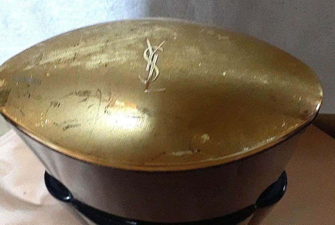 イブサンローラン、オピウムのディスプレイ用オブジェ