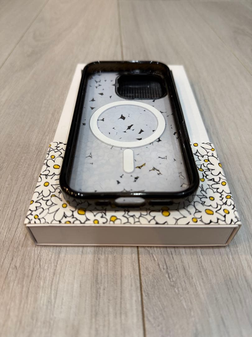 CASETiFY×zo&friends Daisy case スタンド付き