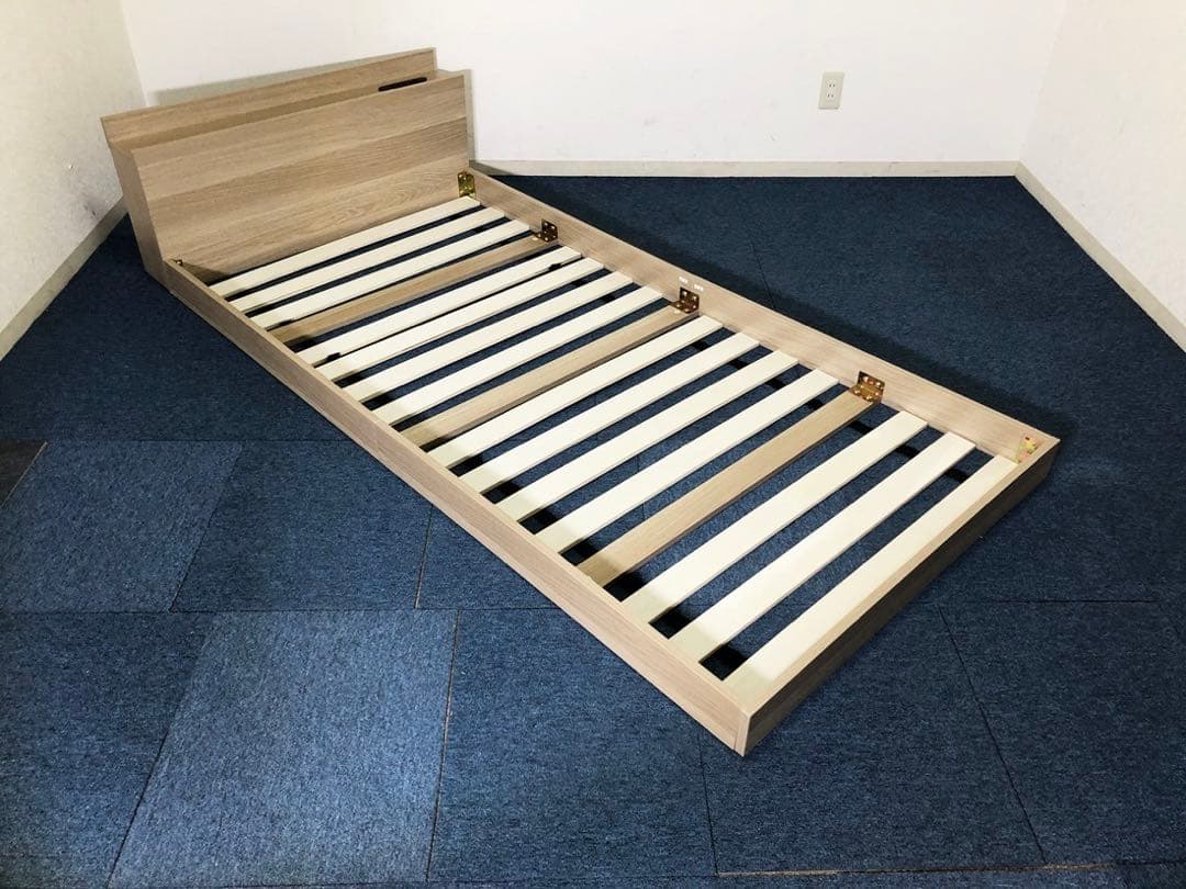 (新品)シングルサイズ ローベッドYB05USBポート・100Vコンセント宮棚付