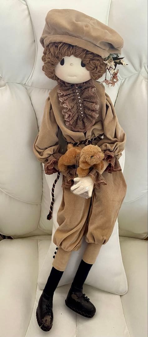 おしゃれなフリル付きスタイルの米山京子風メルヘン人形 約60cm