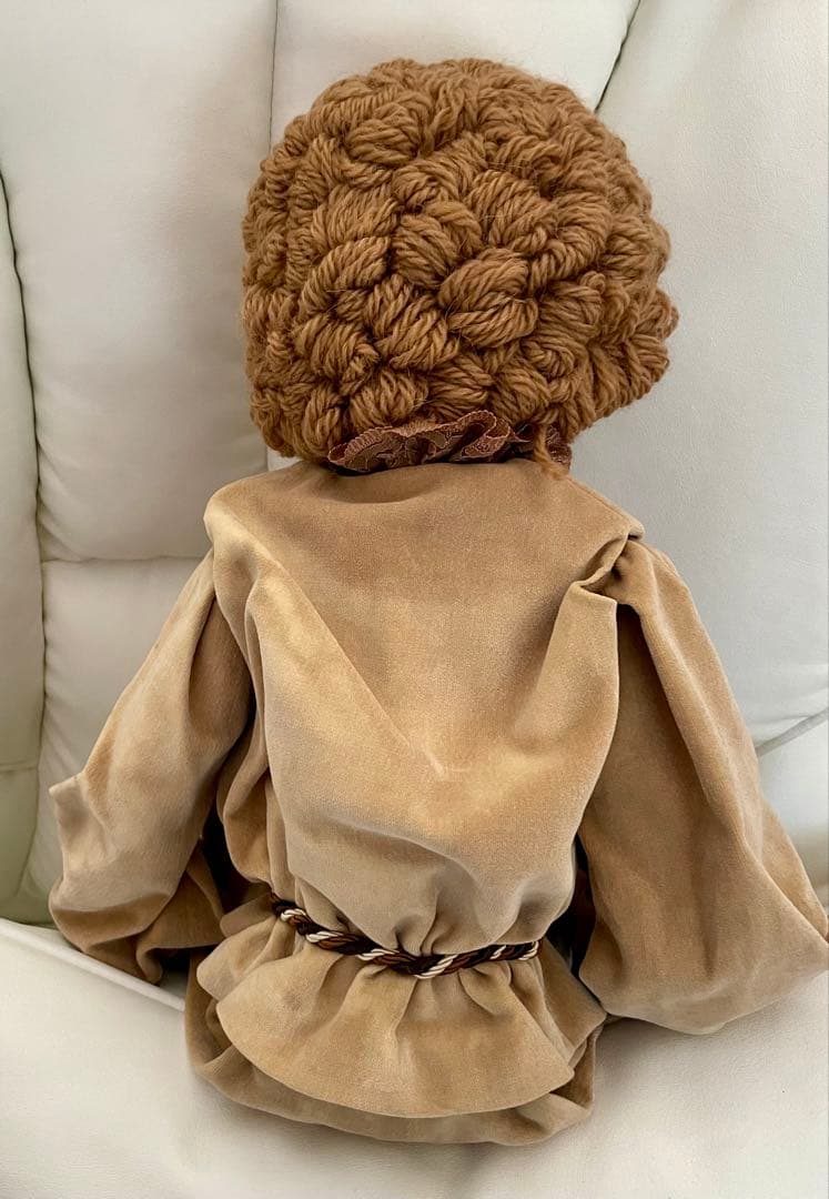 おしゃれなフリル付きスタイルの米山京子風メルヘン人形 約60cm