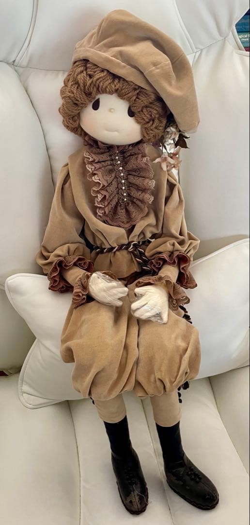 おしゃれなフリル付きスタイルの米山京子風メルヘン人形 約60cm