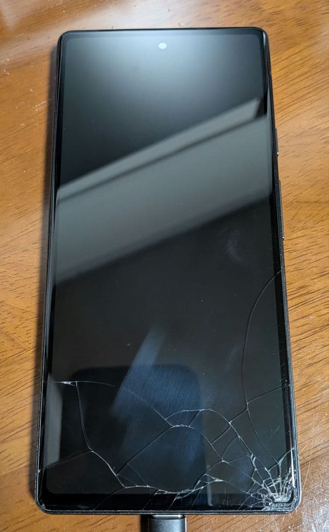 Google Pixel 6a（画面割れあり）
