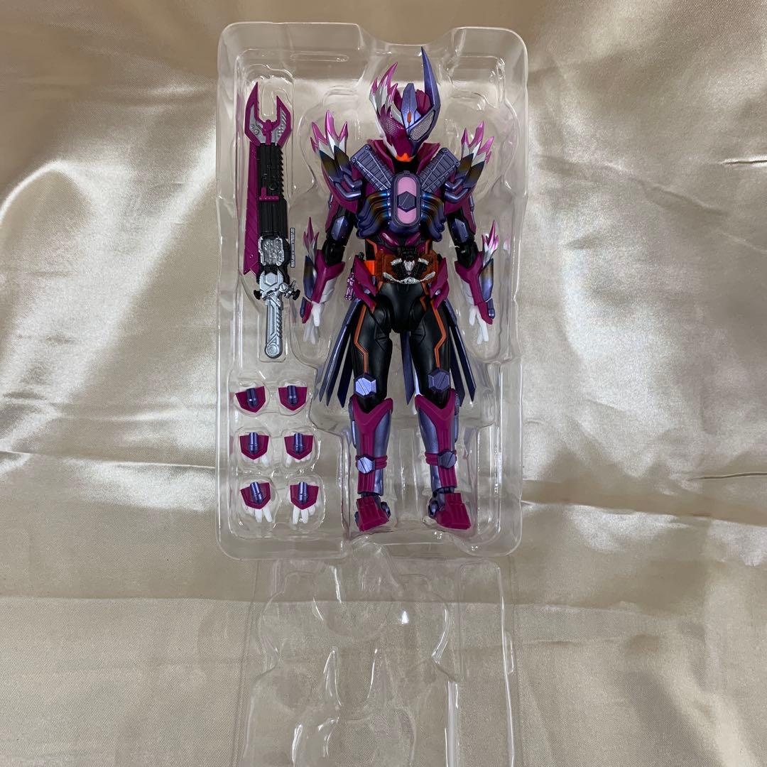 S.H.Figuarts 仮面ライダーヴァルバラド 「仮面ライダーガッチャード」