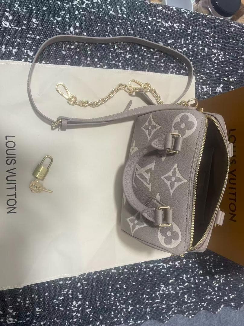 LOUIS* VUITTON グレー モノグラム バッグ
