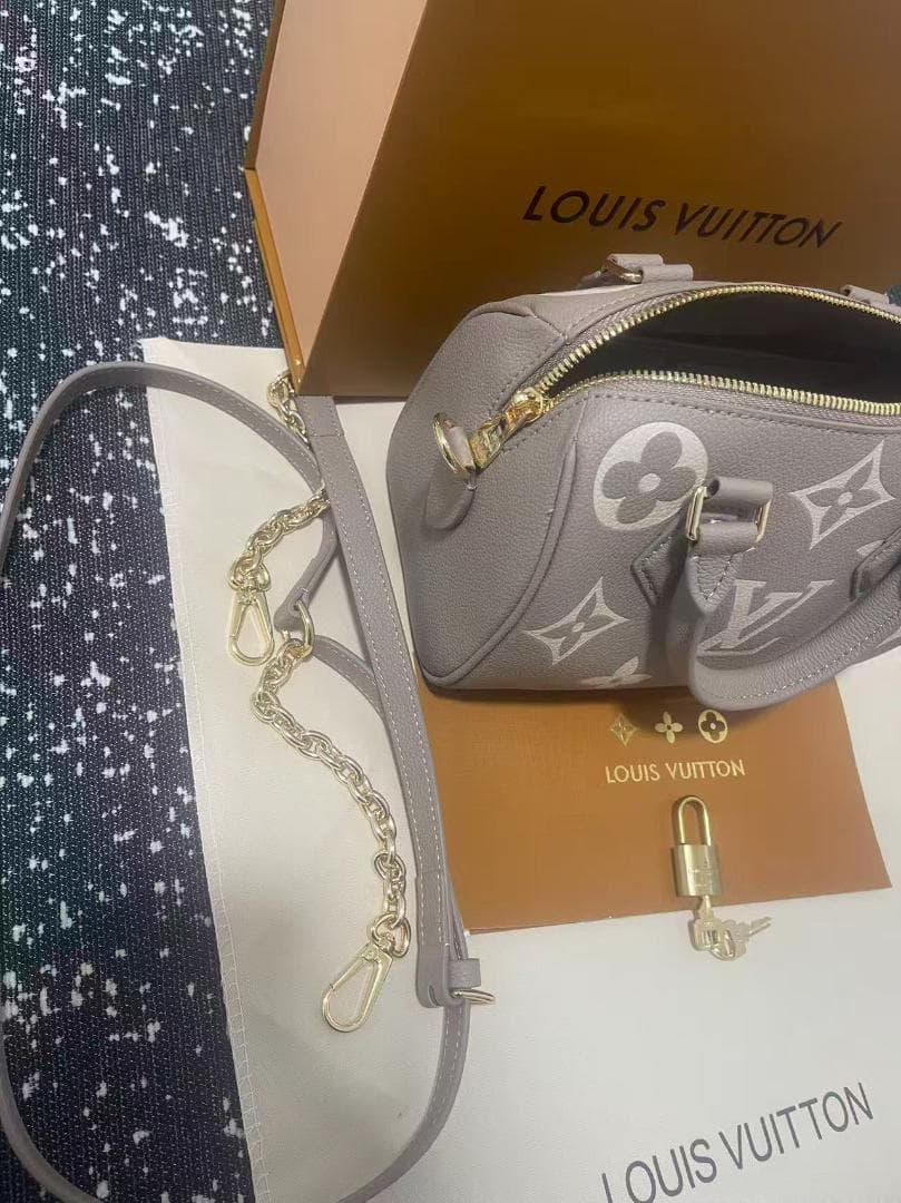 LOUIS* VUITTON グレー モノグラム バッグ