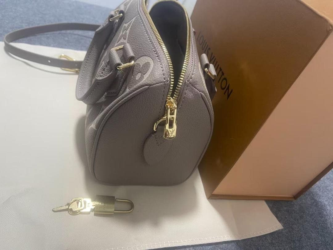 LOUIS* VUITTON グレー モノグラム バッグ