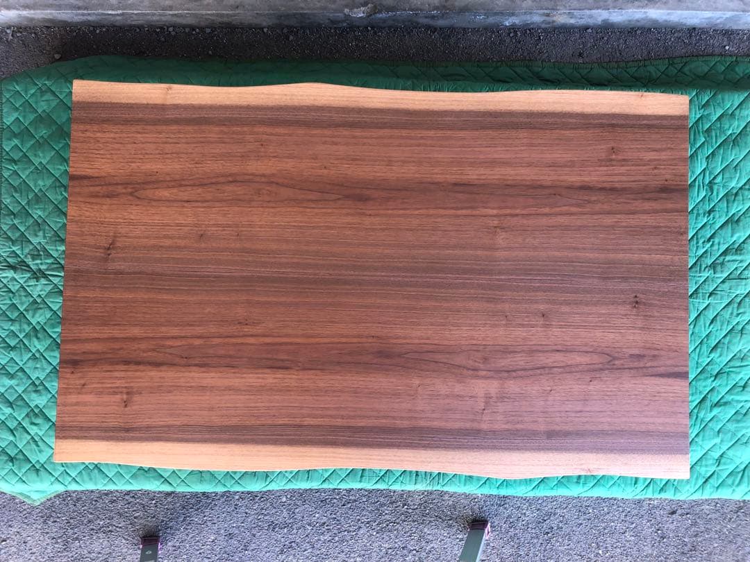 ※   送料無料　135サイズ　ウォールナット皮付き　国産折脚テーブル　※