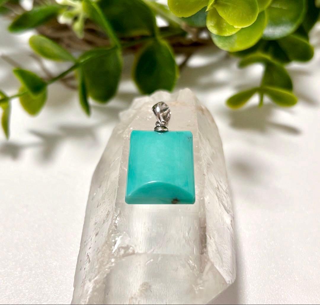 究極品質　天空神の守護石　ペルシアンブルーターコイズのプレミアムペンダントトップ