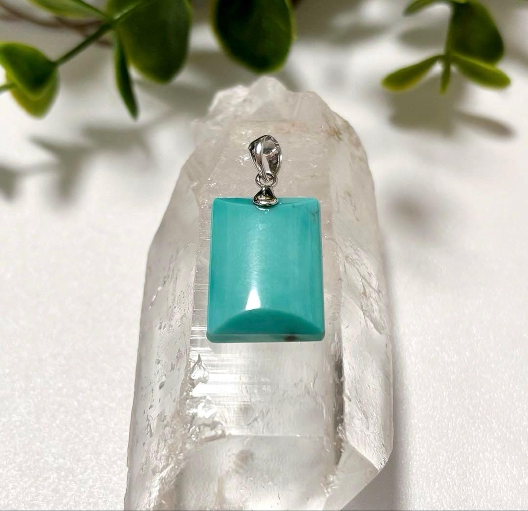 究極品質　天空神の守護石　ペルシアンブルーターコイズのプレミアムペンダントトップ