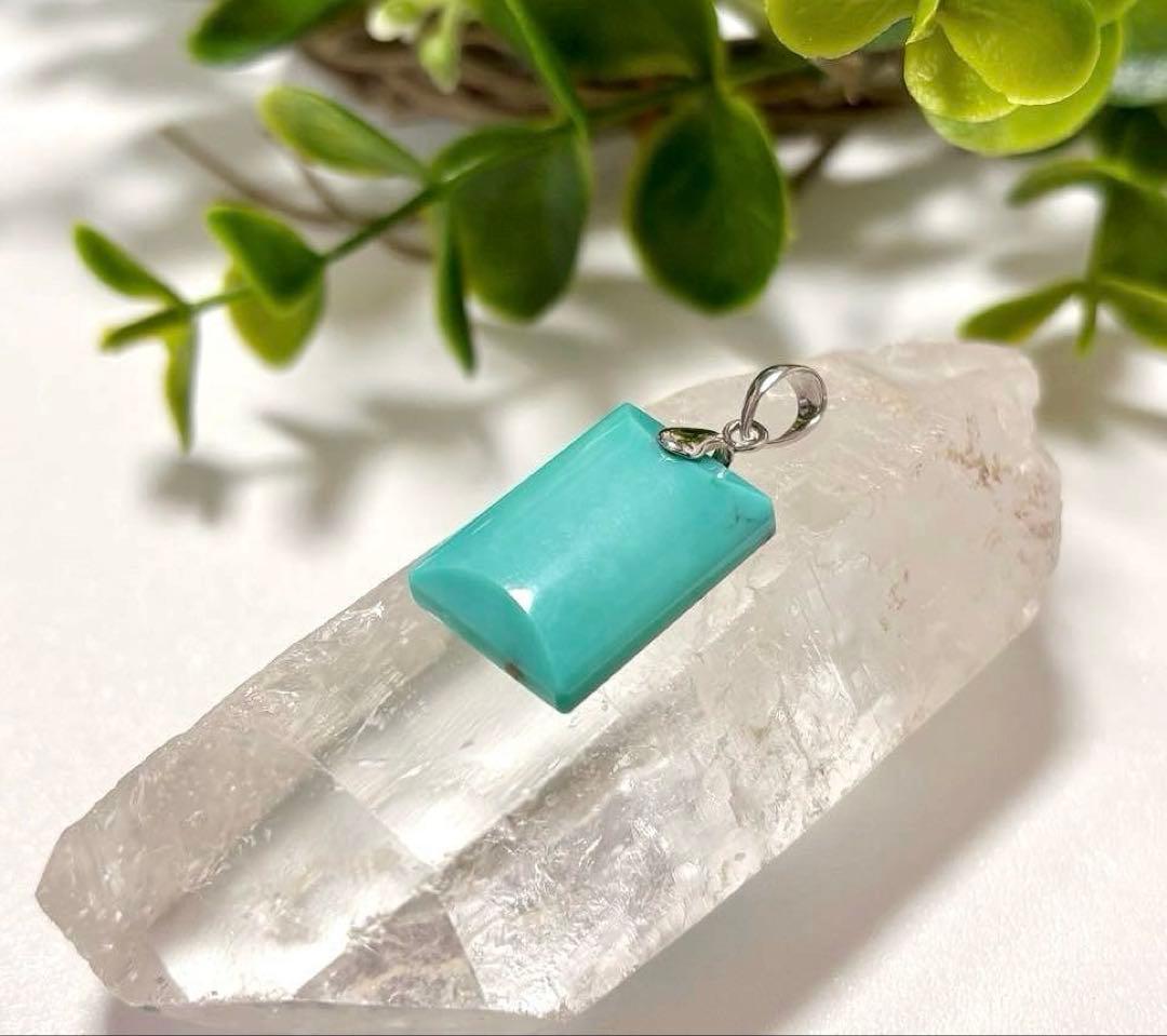 究極品質　天空神の守護石　ペルシアンブルーターコイズのプレミアムペンダントトップ