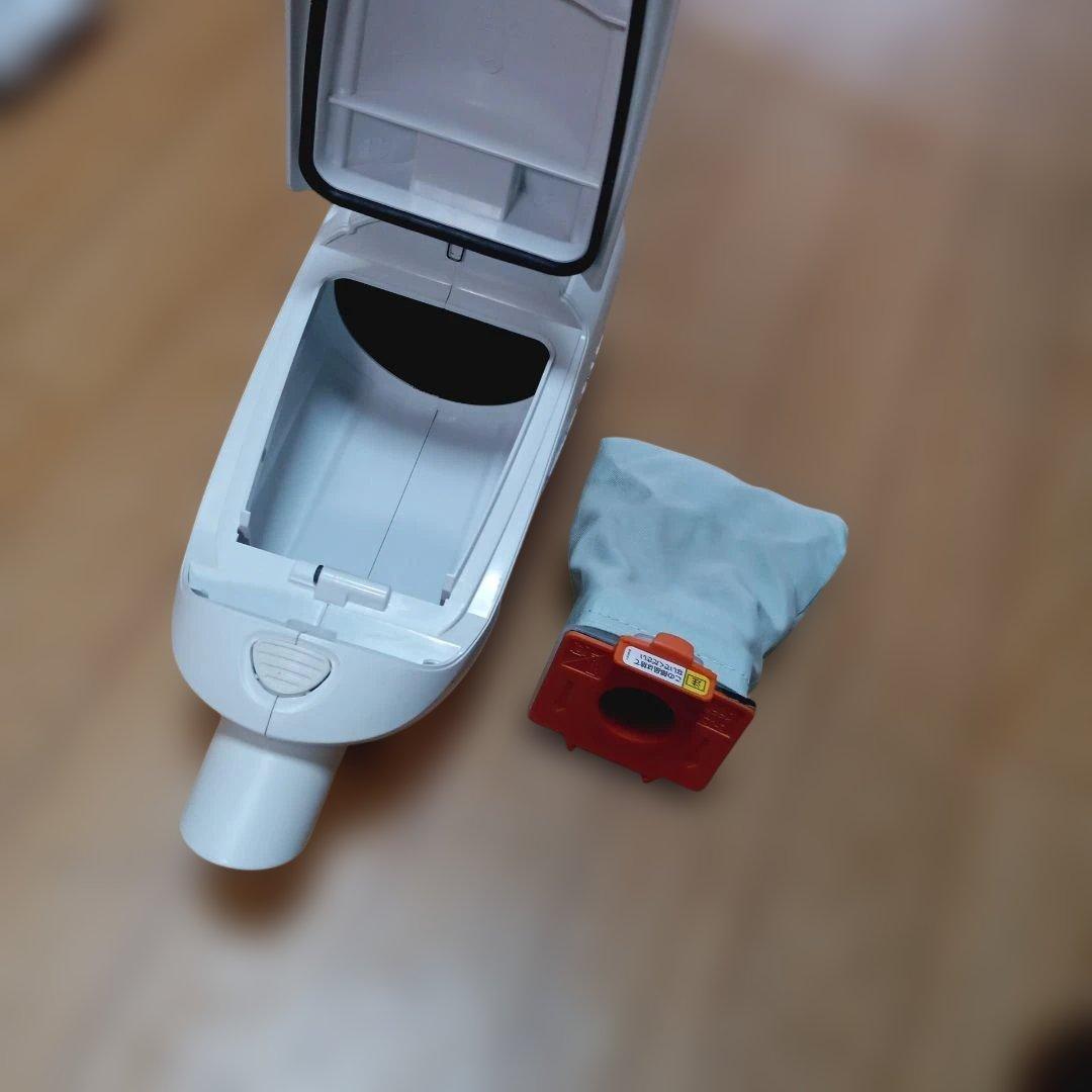 マキタ18V充電式クリーナCL182FD純正バッテリー、純正急速充電器付