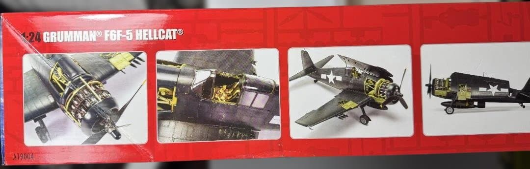AIRFIX 1:24 F6F-5 ヘルキャット（Hellcat）
