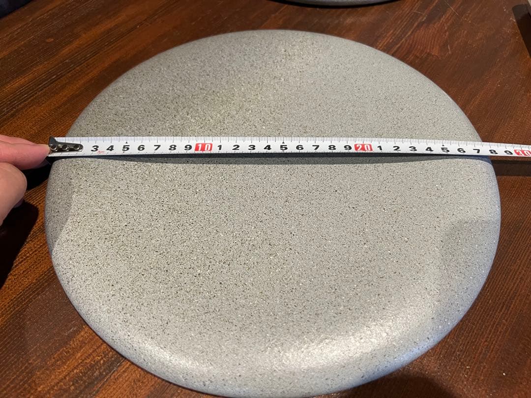 グレー 円形皿 直径約28cm ソフィー ラウンディッシュプレート2枚〜