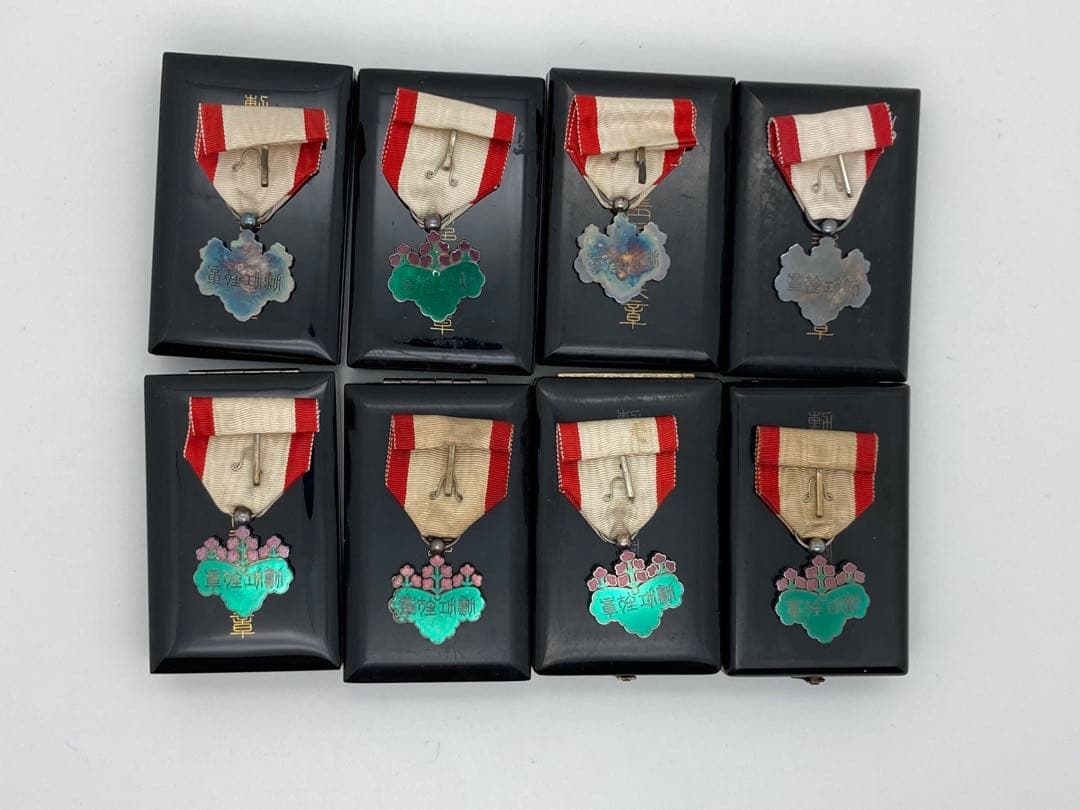 勲章、 勲七等青色桐葉章　 記章 勲章 銀メダル　8点