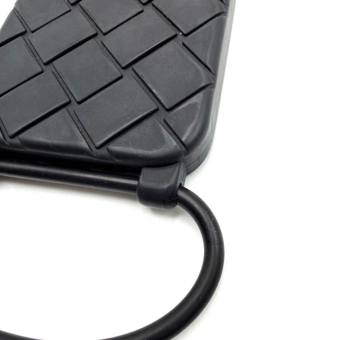 ボッテガヴェネタ　シリコン　iPhoneケース　14Pro ストラップ　ブラック