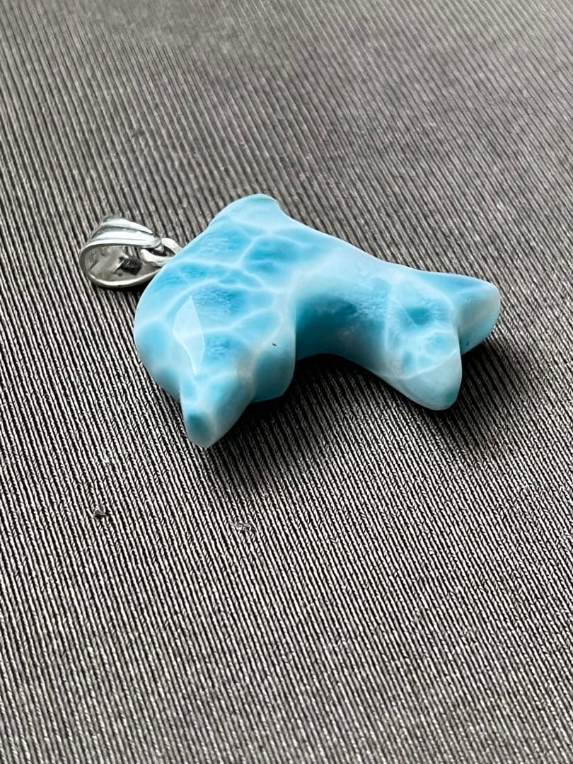 天然石☆高品質！ラリマーイルカ型☆濃いブルー＆ラリマーらしい模様＆形が美しい！